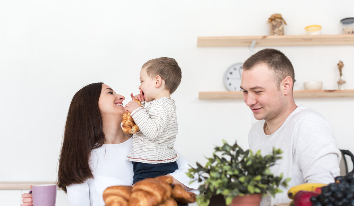 Building language skills during family mealtime
